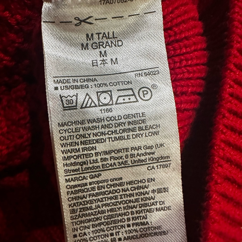 GAP Red Cable Knit Women's Sweater - Picture 3 of 6